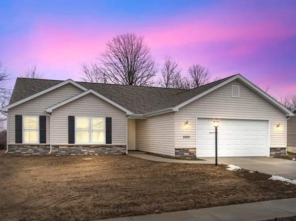 1009 N Walsh St, Garrett, IN 46738
