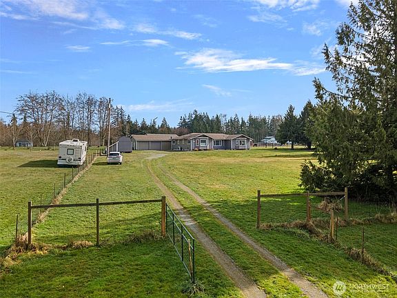 3rd image of 30831 76th Avenue NW