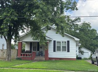 512 S New Madrid St, Sikeston, MO 63801