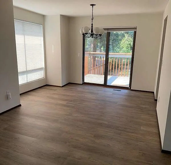 12020 SE 42nd Ct — Photo 3