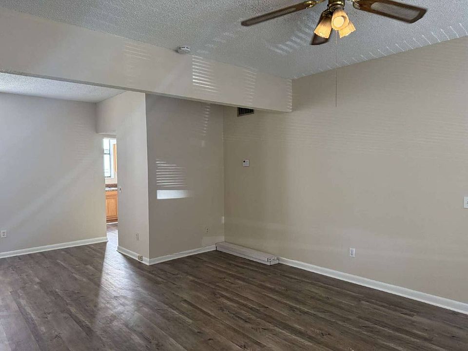 1st image of 2545 Oak St #4-1