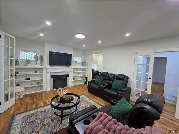 5th image of 1706 Oneida St