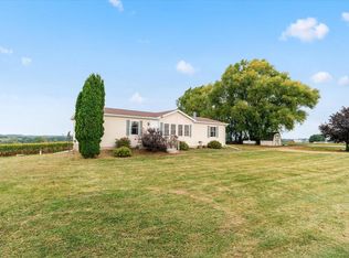 S5695 Nottingham Rd, Viroqua, WI 54665