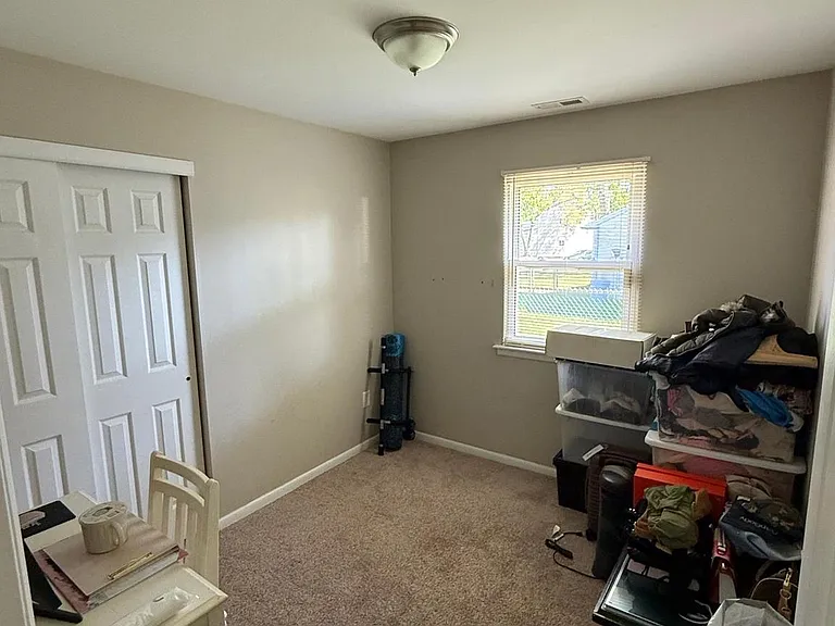 913 Hampton Way — Photo 14