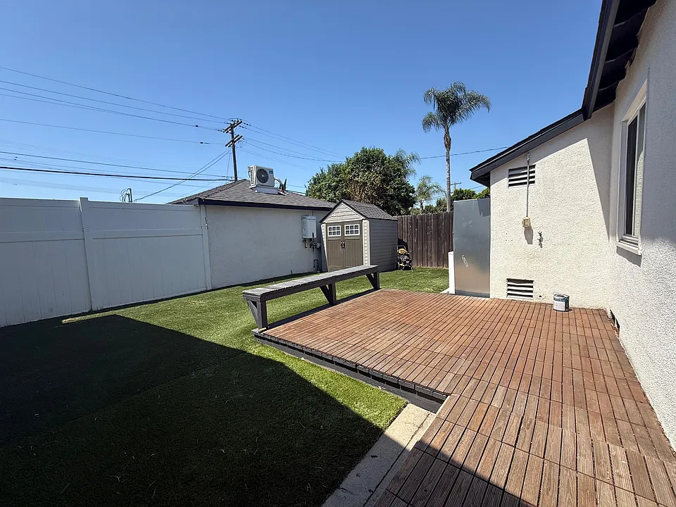 17504 Martha St