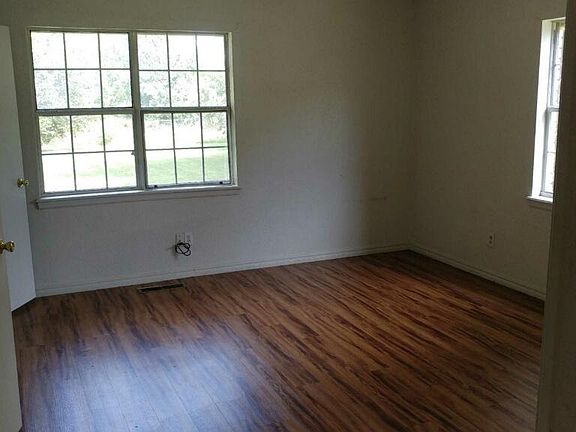 4th image of 6 Rosemarie St