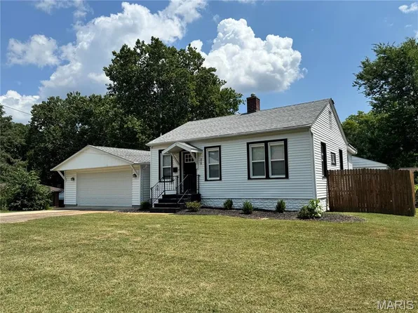 316 N 36th St, Belleville, IL 62226