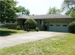 1369 Oakdale Dr NW, Warren, OH