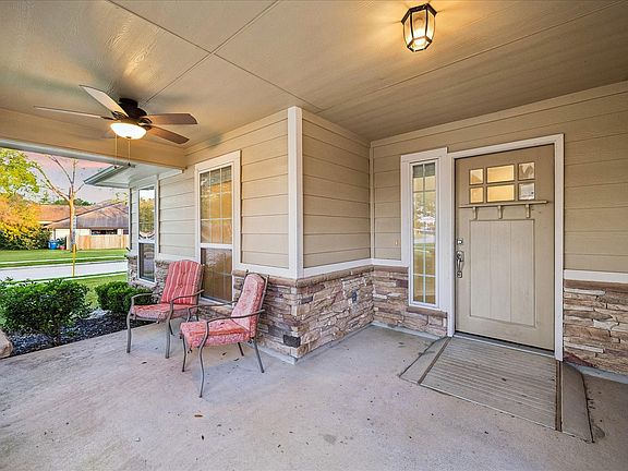 2nd image of 19403 Valiant Woods Dr