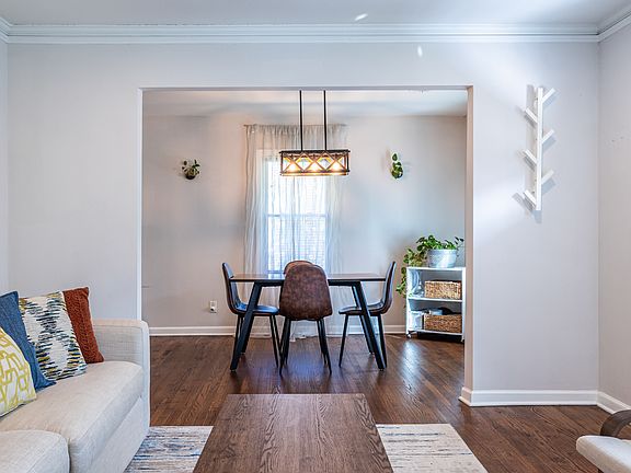 Living to dining area