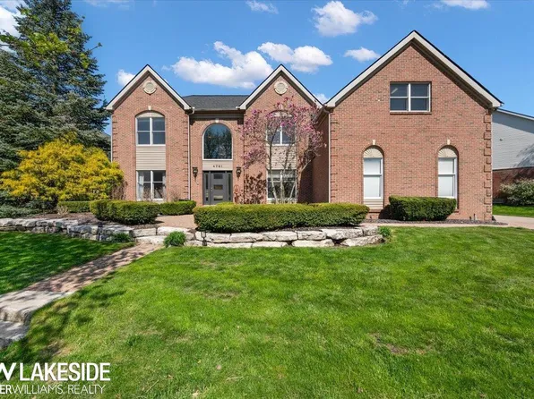 4781 Birkdale Dr, Commerce Township, MI 48382