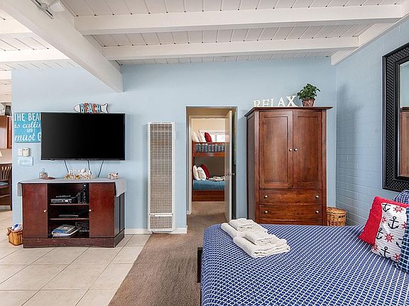 5th image of 708 1/2 Zanzibar Ct