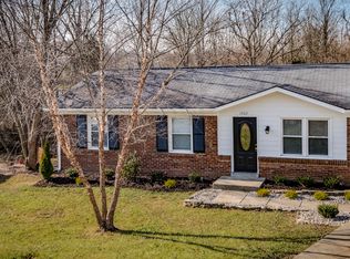 1502 Milburn Ct, La Grange, KY 40031
