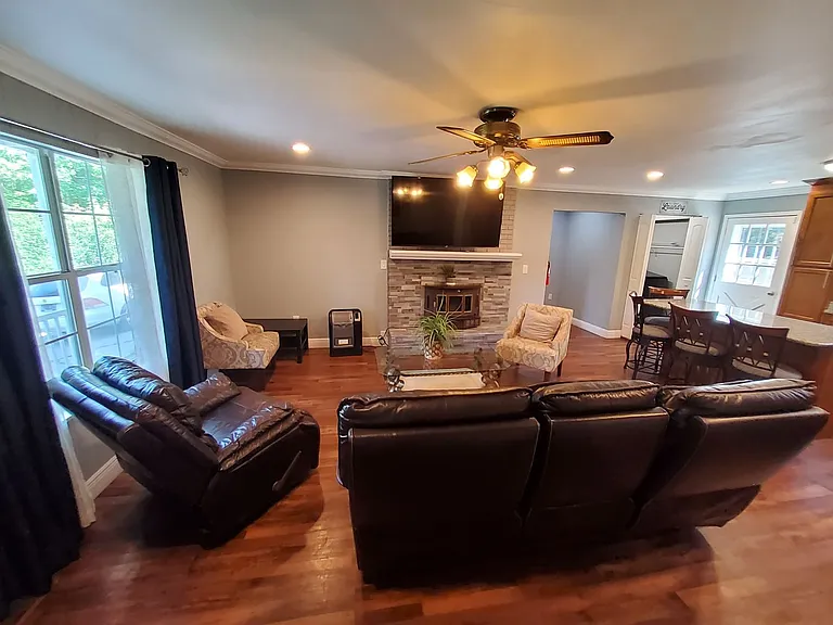 1231 Village Dr — Photo 6