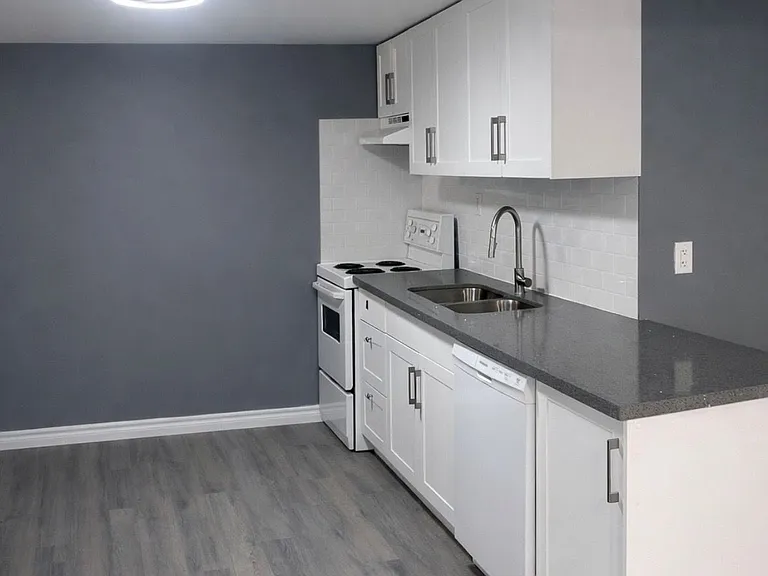 23 Ivanhoe Rd #LOWER — Photo 7