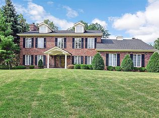 1 Ivy Ln, Oak Brook, IL 60523