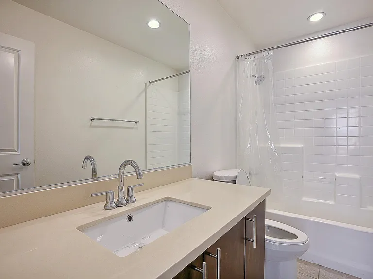 2nd Floor Bathroom