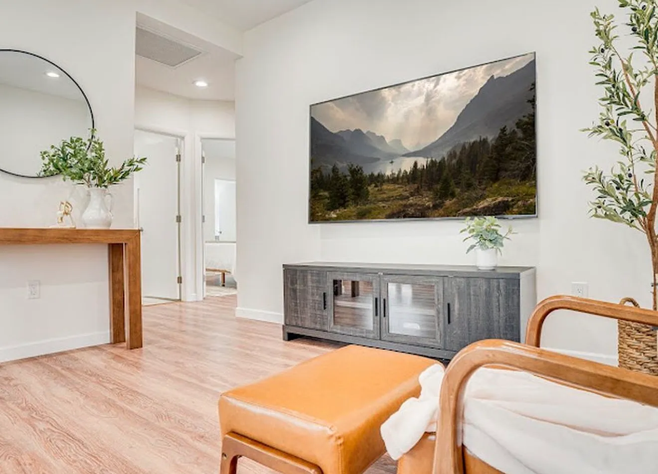 2 bed, 1061 sqft, $5,300 — Photo 4