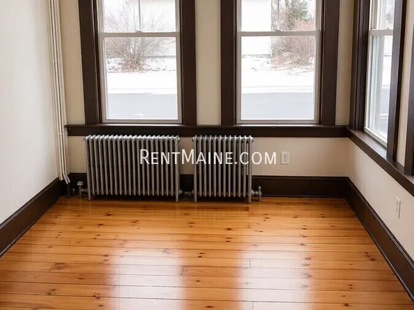 9 Catell St, Bangor, ME