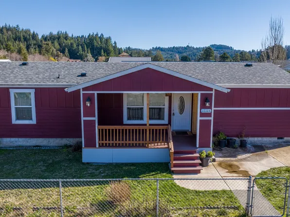 1005 Cedar Loop, Lakeside, OR 97449