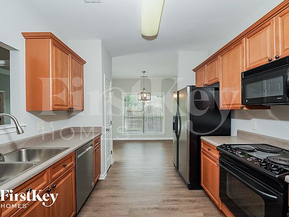4th image of 777 Forest Lakes Dr