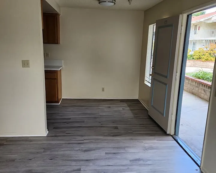 Villa Pacifica Apartments — Photo 8
