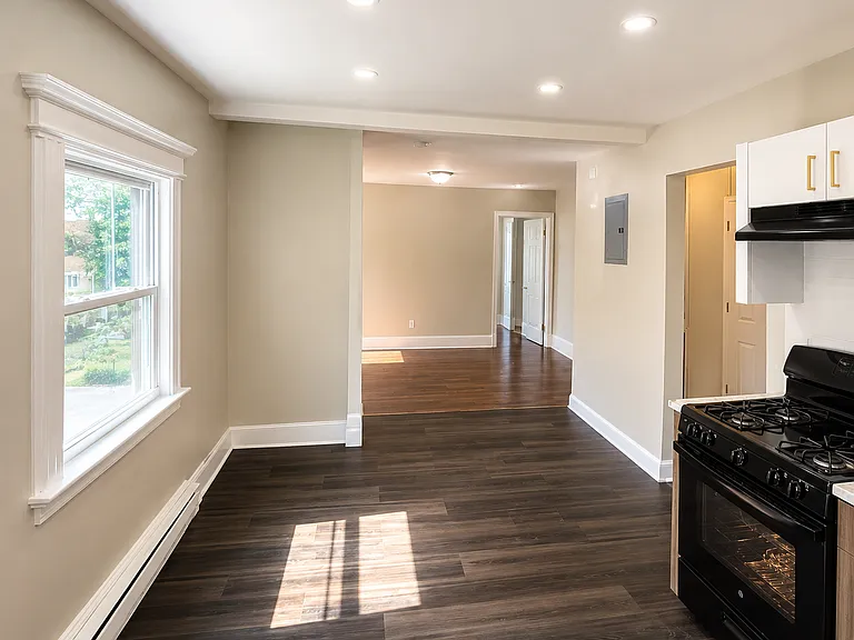 76 Ridge St #3 — Photo 5