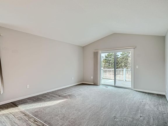 5th image of 938 Winsome Way NW