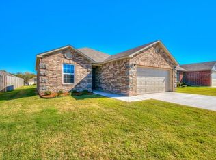 10304 Hidden Village Dr, The Village, OK 73120