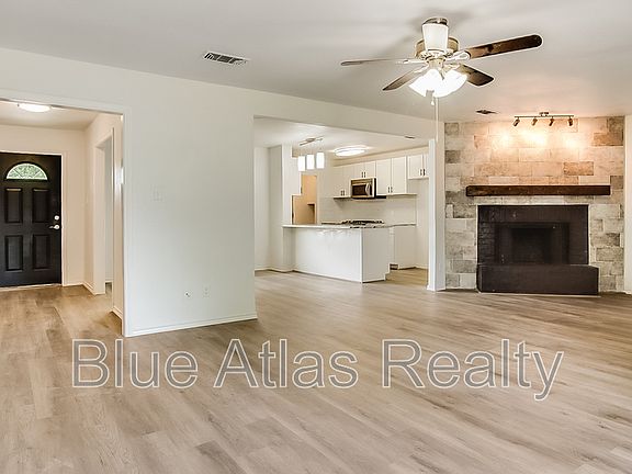 3rd image of 1329 E Windsor Dr
