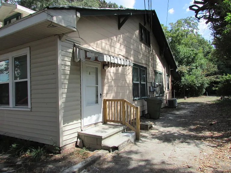 7 Morgan Ave #A-B — Photo 1
