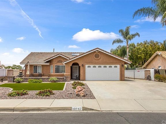 4th image of 12742 Mission Dr