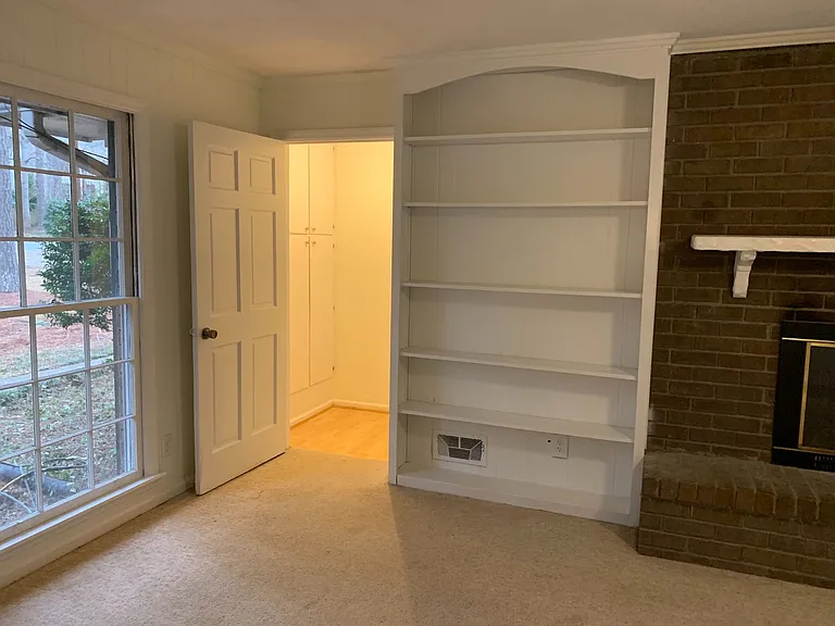 200 Rollingwood Dr — Photo 16