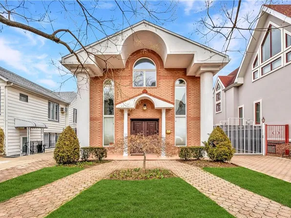 65 Amherst St, Brooklyn, NY 11235