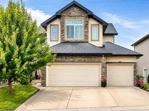 212 E Aspenmere Close, Chestermere, AB T1X 0G3