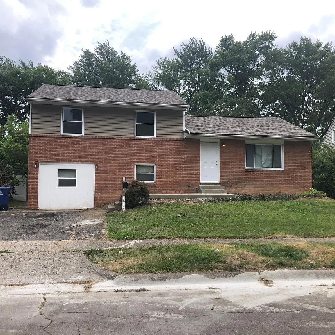 1616 Genoa Pl photo 1