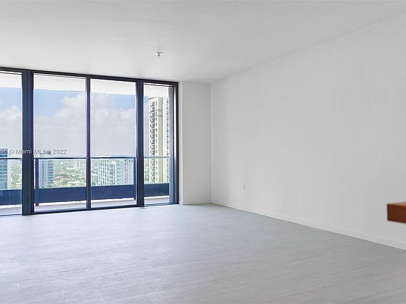 4th image of 1000 Brickell Plz #2908