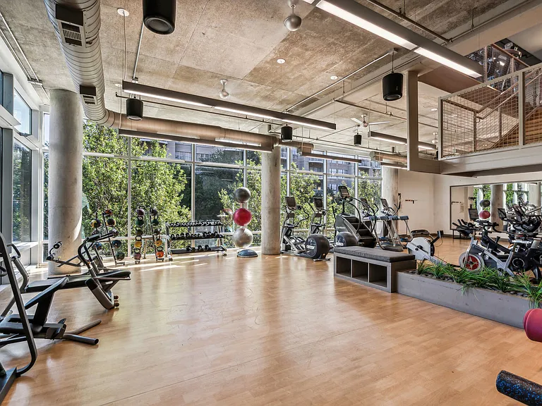 Gallery At Turtle Creek — Photo 24