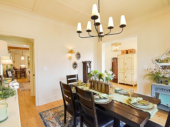 5th image of 306 Monaghan St