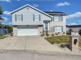 506 Rosewood Pl, Hurricane, WV 25526