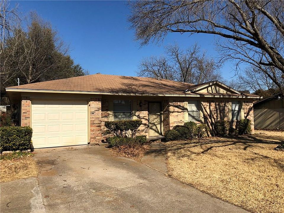 1st image of 731 Lakeside Dr