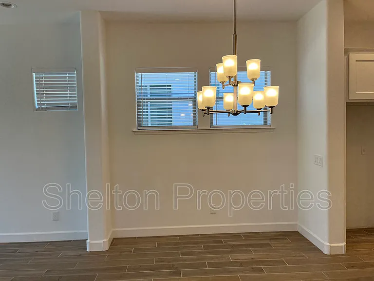20711 W Medlock Dr — Photo 9