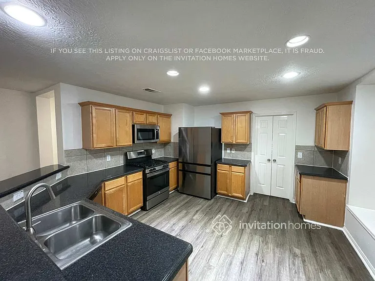 15726 Stiller Park Dr — Photo 4