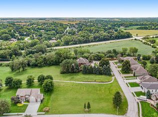 22051 Stanford Cir, Elkhorn, NE 68022
