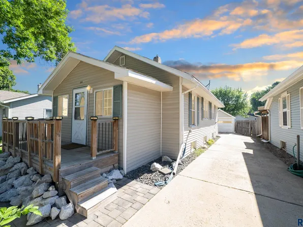 814 N Prairie Ave, Sioux Falls, SD 57104