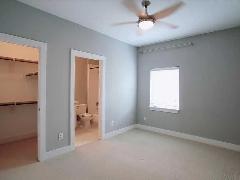 4701 Caroline St — Photo 26
