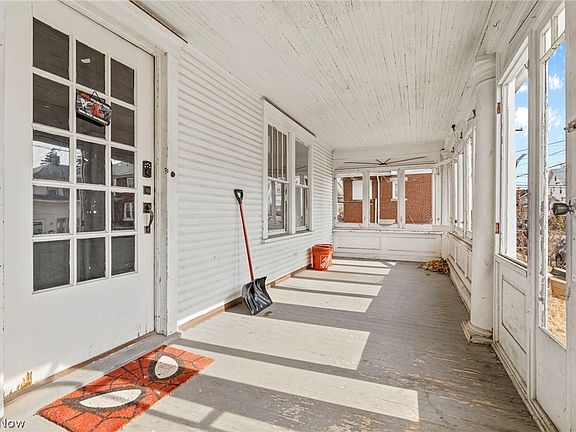 3rd image of 2811 5th St NW