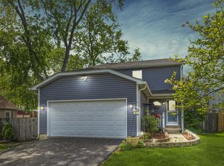 1645 Oak St, Hanover Park, IL 60133
