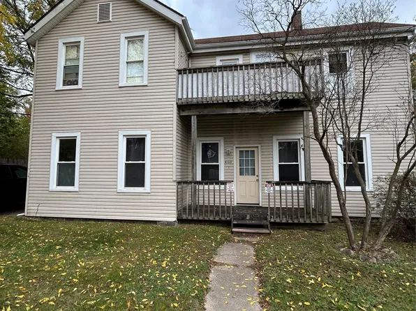 4130 Airport Rd, Waterford, MI 48329