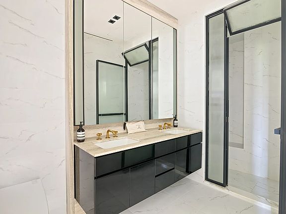 5th image of 505 W 19th St APT 2C
